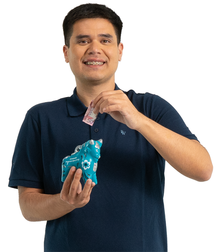 Joven ahorrando con alcancía de torito azul de Coopac San Miguel, simbolizando compromiso con el ahorro a Plazo Fijo